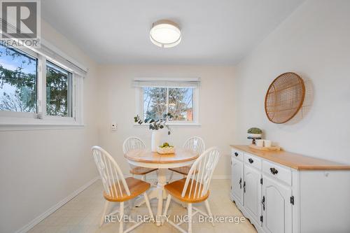 7 Forestwood Drive, Kitchener, ON - Indoor Photo Showing Dining Room