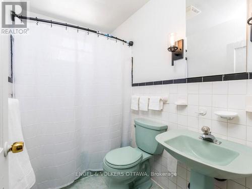 878 Dunlevie Avenue, Ottawa, ON - Indoor Photo Showing Bathroom