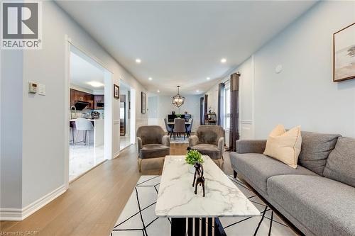 80 Beaverbrook Crescent, Maple, ON - Indoor Photo Showing Living Room