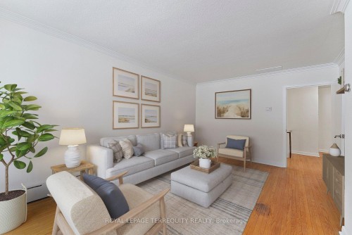 6 Peacham Crescent, Toronto, ON - Indoor Photo Showing Living Room