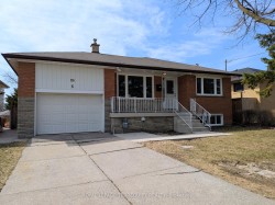 6 Peacham Crescent Toronto, ON M3M 1S1