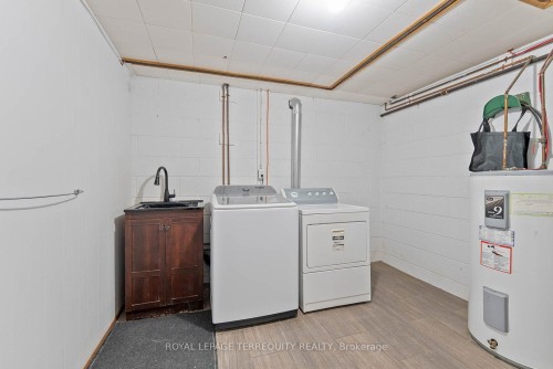 6 Peacham Crescent, Toronto, ON - Indoor Photo Showing Living Room