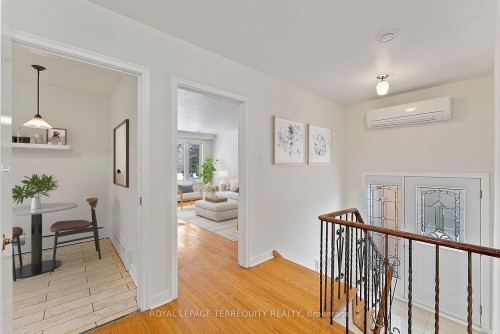 6 Peacham Crescent, Toronto, ON - Indoor