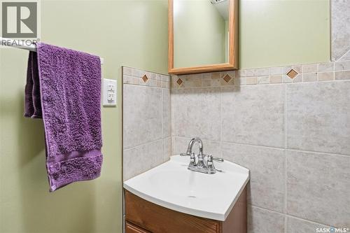 334 Q Avenue N, Saskatoon, SK - Indoor Photo Showing Bathroom