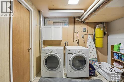 334 Q Avenue N, Saskatoon, SK - Indoor Photo Showing Laundry Room