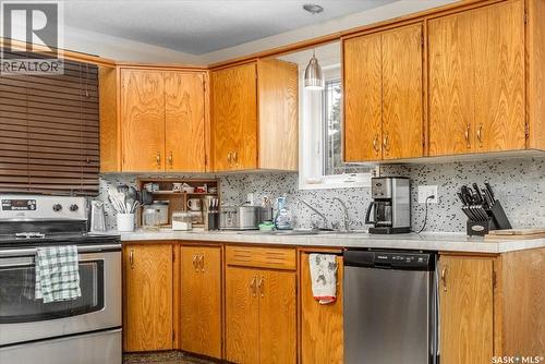 7200 6Th Avenue, Regina, SK - Indoor Photo Showing Kitchen