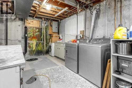 7200 6Th Avenue, Regina, SK - Indoor Photo Showing Laundry Room