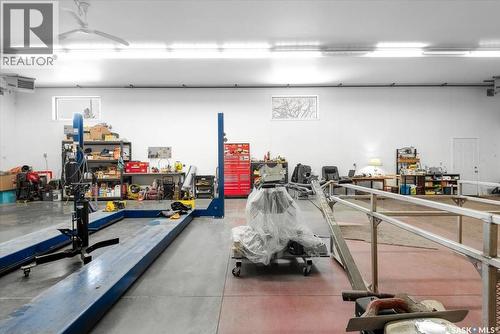 7200 6Th Avenue, Regina, SK - Indoor Photo Showing Garage