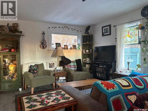 105 2Nd Avenue S, Big River, SK - Indoor Photo Showing Living Room