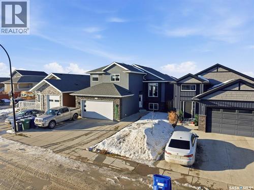 207 Bentley Court, Saskatoon, SK - Outdoor