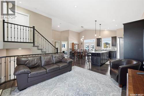 207 Bentley Court, Saskatoon, SK - Indoor Photo Showing Living Room