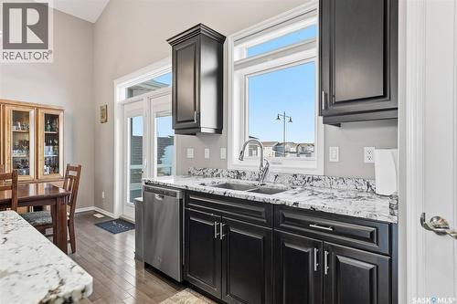 207 Bentley Court, Saskatoon, SK - Indoor Photo Showing Kitchen With Double Sink