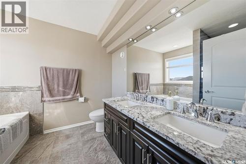 207 Bentley Court, Saskatoon, SK - Indoor Photo Showing Bathroom