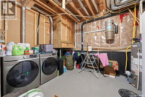 207 Bentley Court, Saskatoon, SK - Indoor Photo Showing Laundry Room