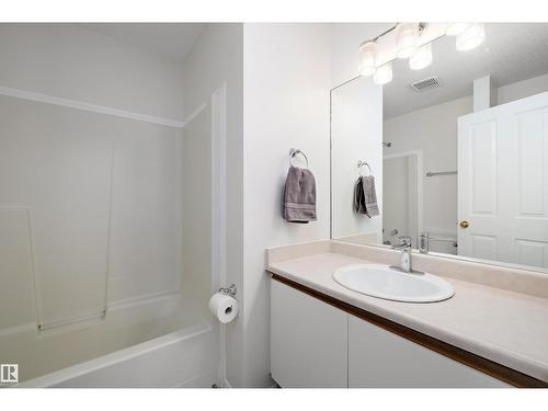 5914 162A Av Nw, Edmonton, AB - Indoor Photo Showing Bathroom