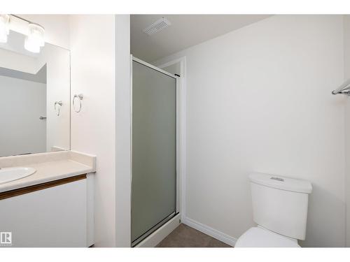 5914 162A Av Nw, Edmonton, AB - Indoor Photo Showing Bathroom