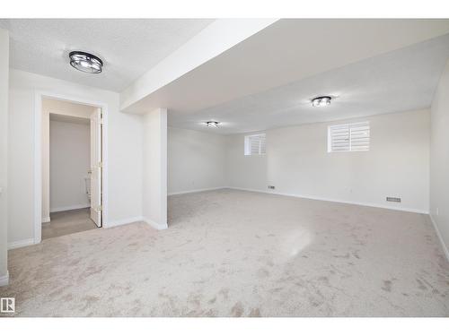 5914 162A Av Nw, Edmonton, AB - Indoor