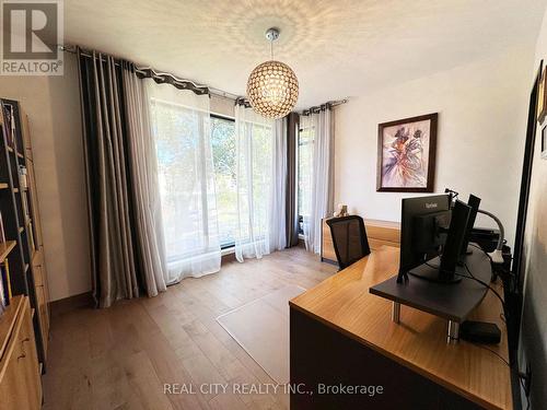 662 Byngmount Avenue, Mississauga, ON - Indoor