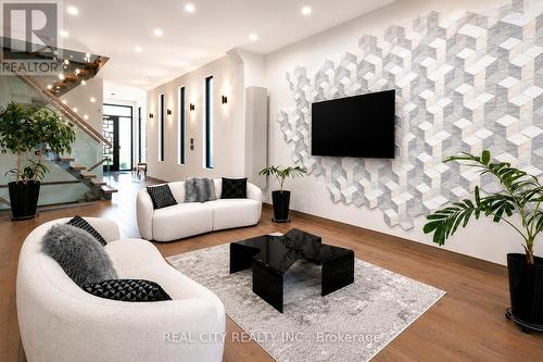 662 Byngmount Avenue, Mississauga, ON - Indoor
