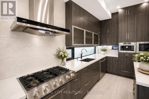 662 Byngmount Avenue, Mississauga, ON - Indoor Photo Showing Kitchen With Upgraded Kitchen