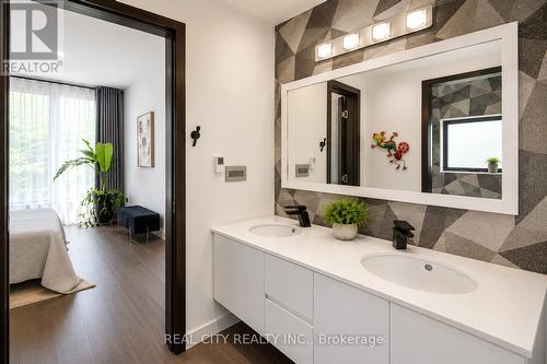 662 Byngmount Avenue, Mississauga, ON - Indoor Photo Showing Bathroom