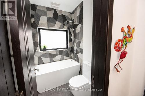 662 Byngmount Avenue, Mississauga, ON - Indoor Photo Showing Bathroom