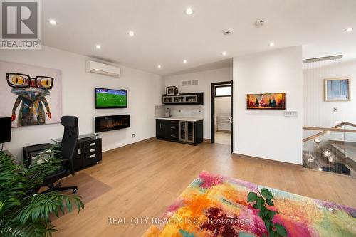 662 Byngmount Avenue, Mississauga, ON - Indoor