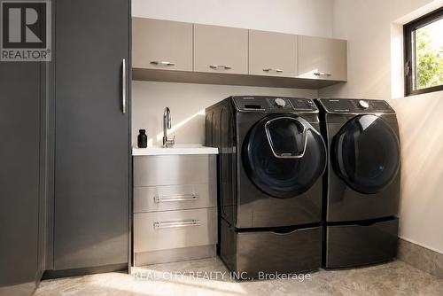 662 Byngmount Avenue, Mississauga, ON - Indoor Photo Showing Laundry Room