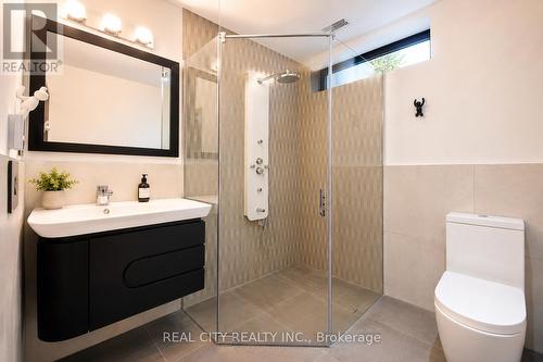 662 Byngmount Avenue, Mississauga, ON - Indoor Photo Showing Bathroom