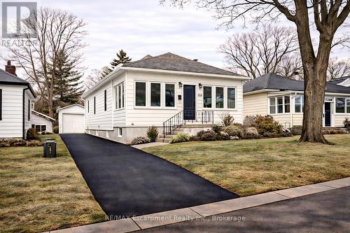 135 DEANE AVENUE  Oakville (Co Central), ON L6K 1N2