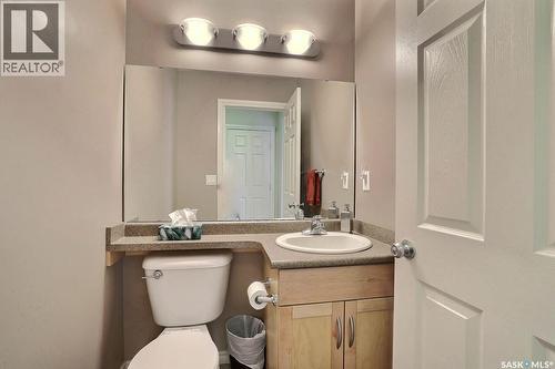 15 3101 Tregarva Drive E, Regina, SK - Indoor Photo Showing Bathroom
