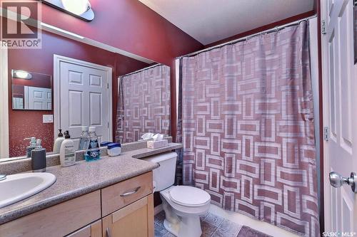 15 3101 Tregarva Drive E, Regina, SK - Indoor Photo Showing Bathroom