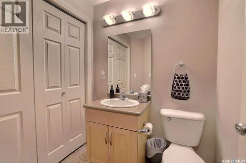 15 3101 Tregarva Drive E, Regina, SK - Indoor Photo Showing Bathroom