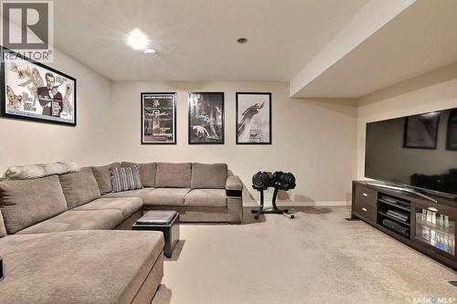 15 3101 Tregarva Drive E, Regina, SK - Indoor Photo Showing Living Room