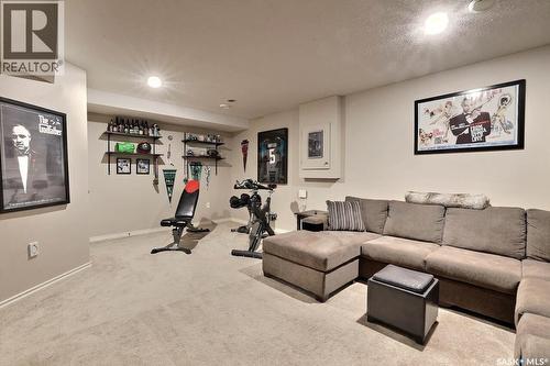 15 3101 Tregarva Drive E, Regina, SK - Indoor