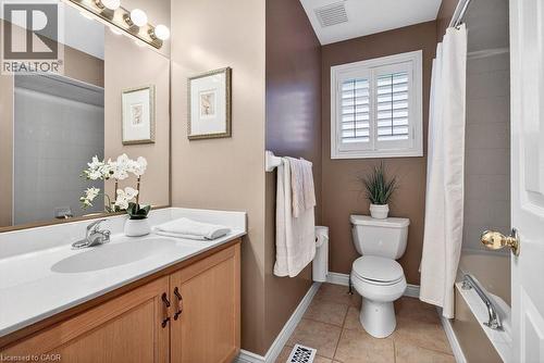128 Nugent Drive, Hamilton, ON - Indoor Photo Showing Bathroom