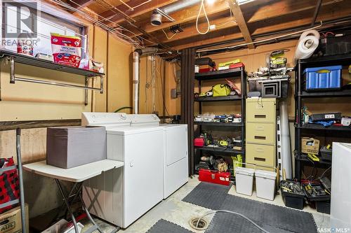 850 Samuels Crescent N, Regina, SK - Indoor Photo Showing Laundry Room