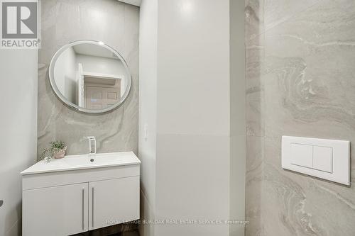 1351 Tobyn Drive, Burlington, ON - Indoor Photo Showing Bathroom