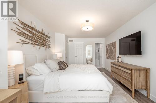 1351 Tobyn Drive, Burlington, ON - Indoor Photo Showing Bedroom