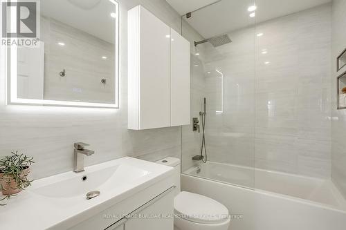 1351 Tobyn Drive, Burlington, ON - Indoor Photo Showing Bathroom