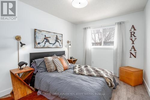 1351 Tobyn Drive, Burlington, ON - Indoor Photo Showing Bedroom