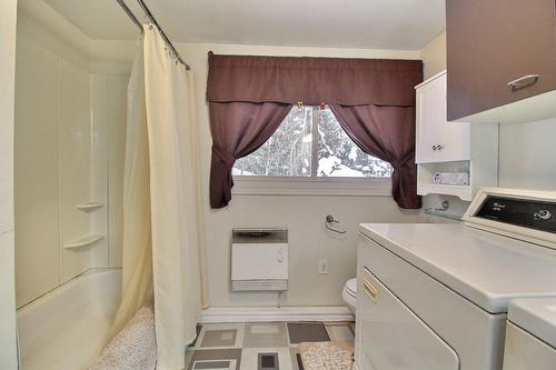 Salle de bains - 32 Av. De La Plage, Barraute, QC - Indoor Photo Showing Laundry Room