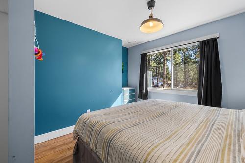 7502 Highway 95A, Kimberley, BC - Indoor Photo Showing Bedroom