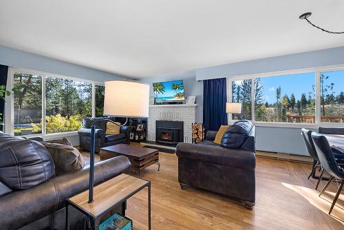7502 Highway 95A, Kimberley, BC - Indoor Photo Showing Living Room With Fireplace