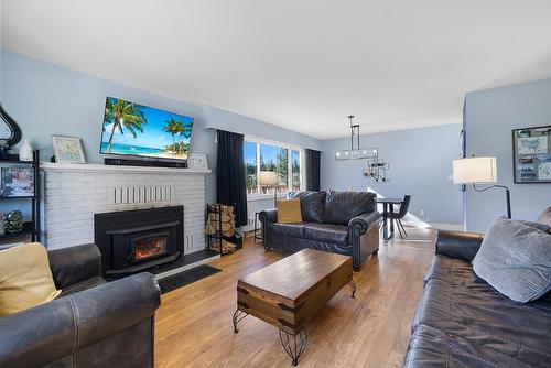 7502 Highway 95A, Kimberley, BC - Indoor Photo Showing Living Room With Fireplace