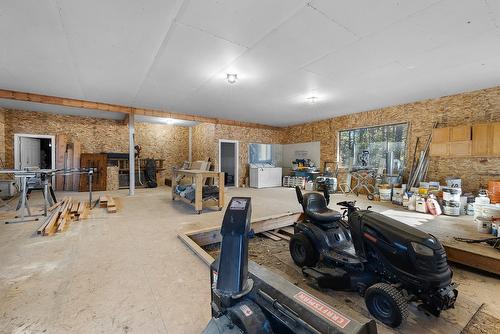 7502 Highway 95A, Kimberley, BC - Indoor Photo Showing Garage
