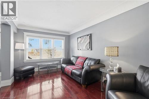 134 Balsam Avenue N, Hamilton, ON - Indoor Photo Showing Living Room