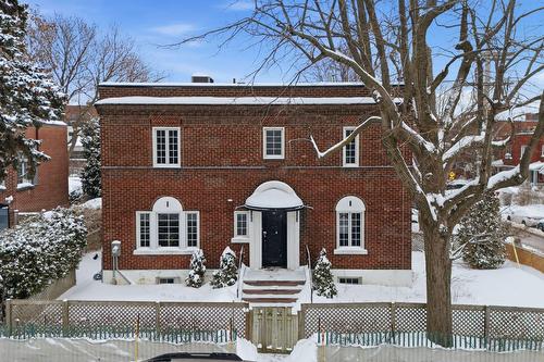 6130 Av. Notre-Dame-de-Grâce  Montréal (Côte-Des-Neiges/Notre-Dame-De-Grâce), QC H4A 1N4