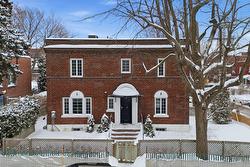 6130 Av. Notre-Dame-de-Grâce  Montréal (Côte-Des-Neiges/Notre-Dame-De-Grâce), QC H4A 1N4