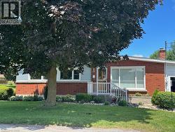 17 OAKMOUNT Road  Welland, ON L3C 4X9